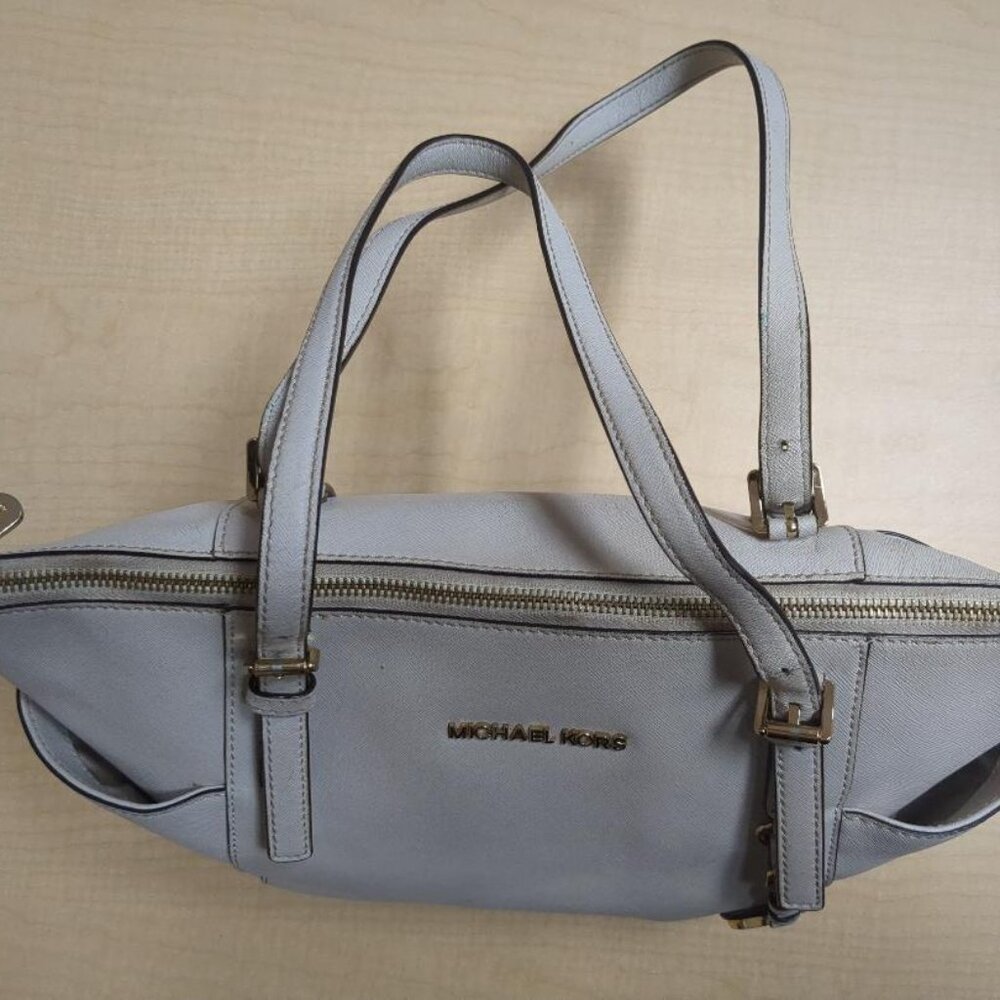 textured leather Michael Kors handbag ourse handles pockets